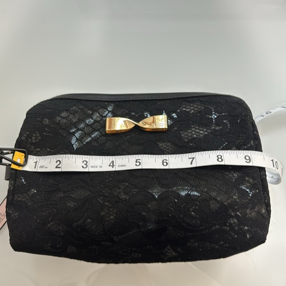 Victoria’s Secret black lace cosmetic bag with gold hardware - Picture 7 of 9